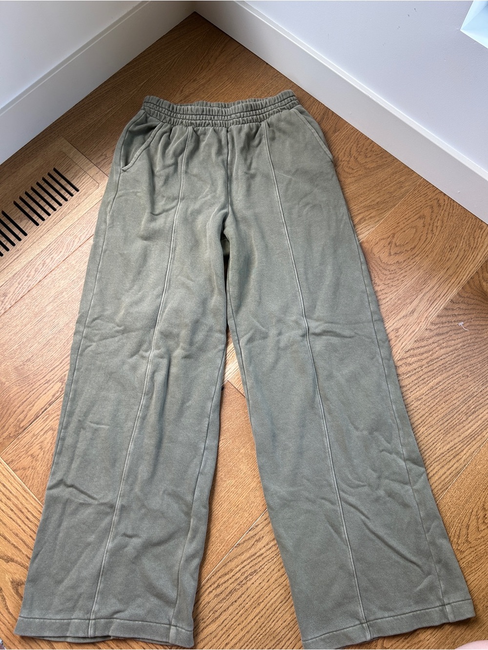 Gap olive green straight leg sweatpants